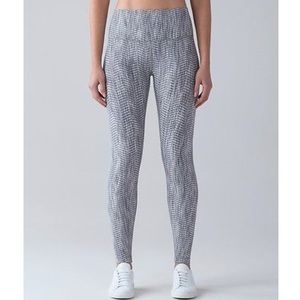 Lululemon size 4 - Wunder Under Jaquard Arrow